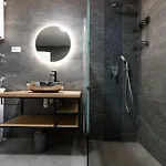 Luxury Citrin With Shared Pool