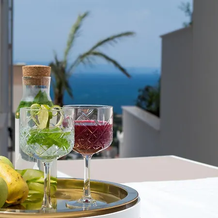 Апартаменты Luxury Citrin With Shared Pool *