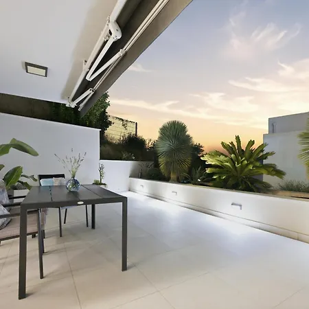 Апартаменты Luxury Citrin With Shared Pool *