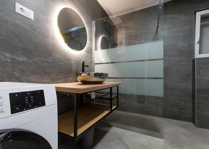 Luxury Citrin With Shared Pool Apartman Makarska