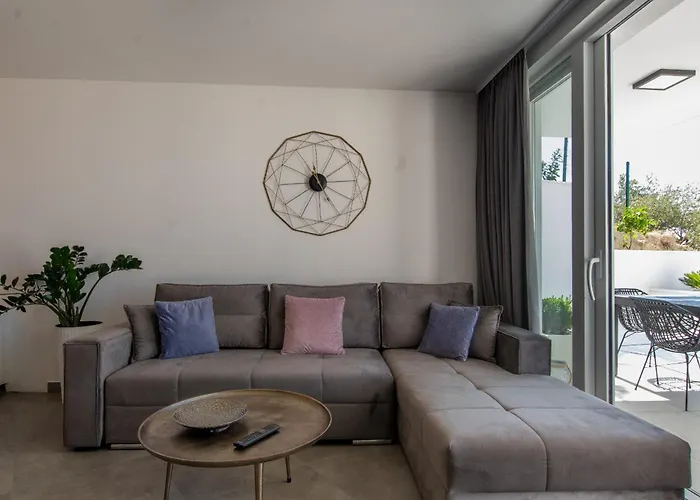 Luxury Citrin With Shared Pool Apartman Makarska