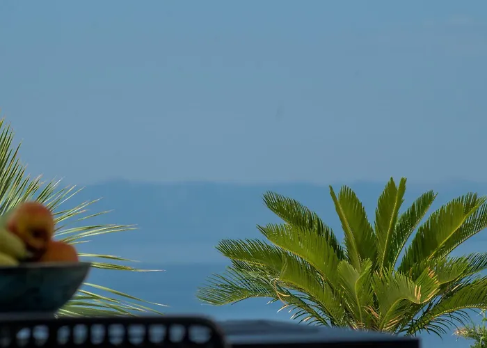 Luxury Citrin With Shared Pool Apartman *