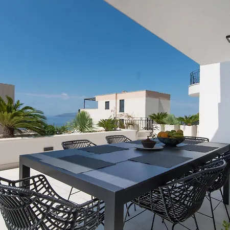 Luxury Citrin With Shared Pool * ماكارسكا